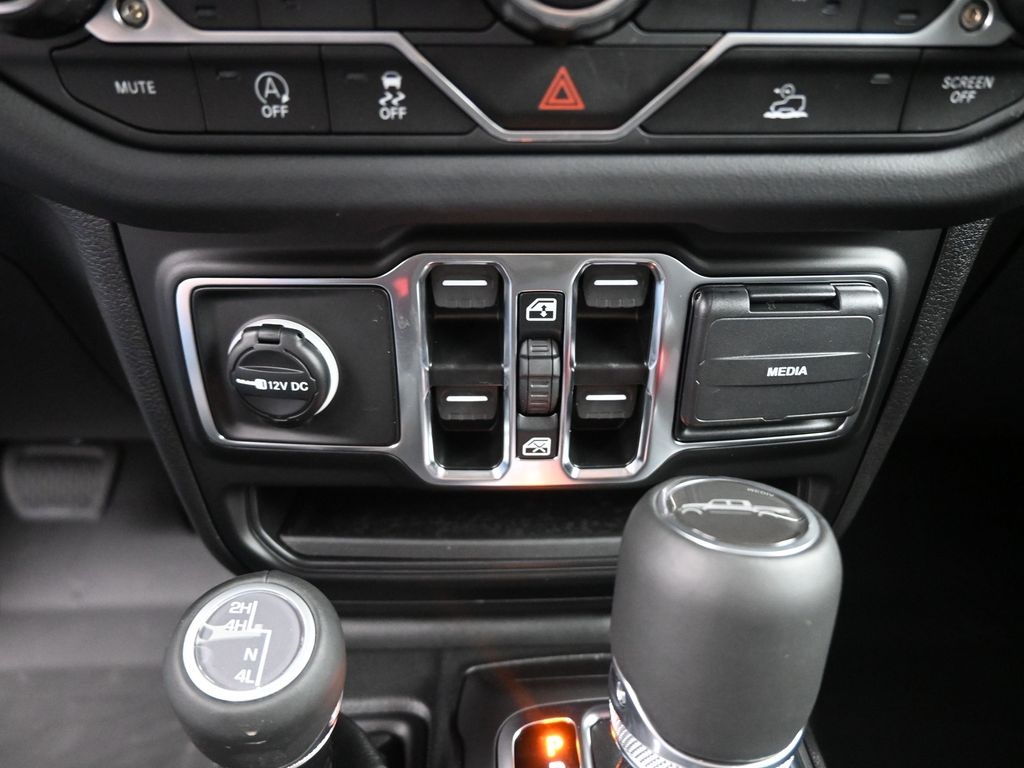 2025 Jeep Gladiator Sport photo 7