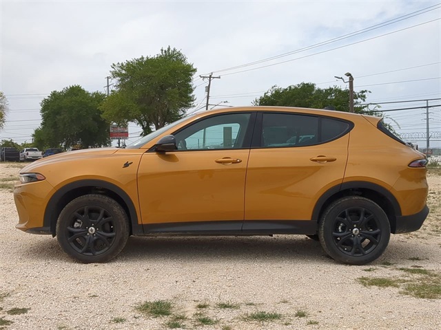 2024 Dodge Hornet GT photo 3