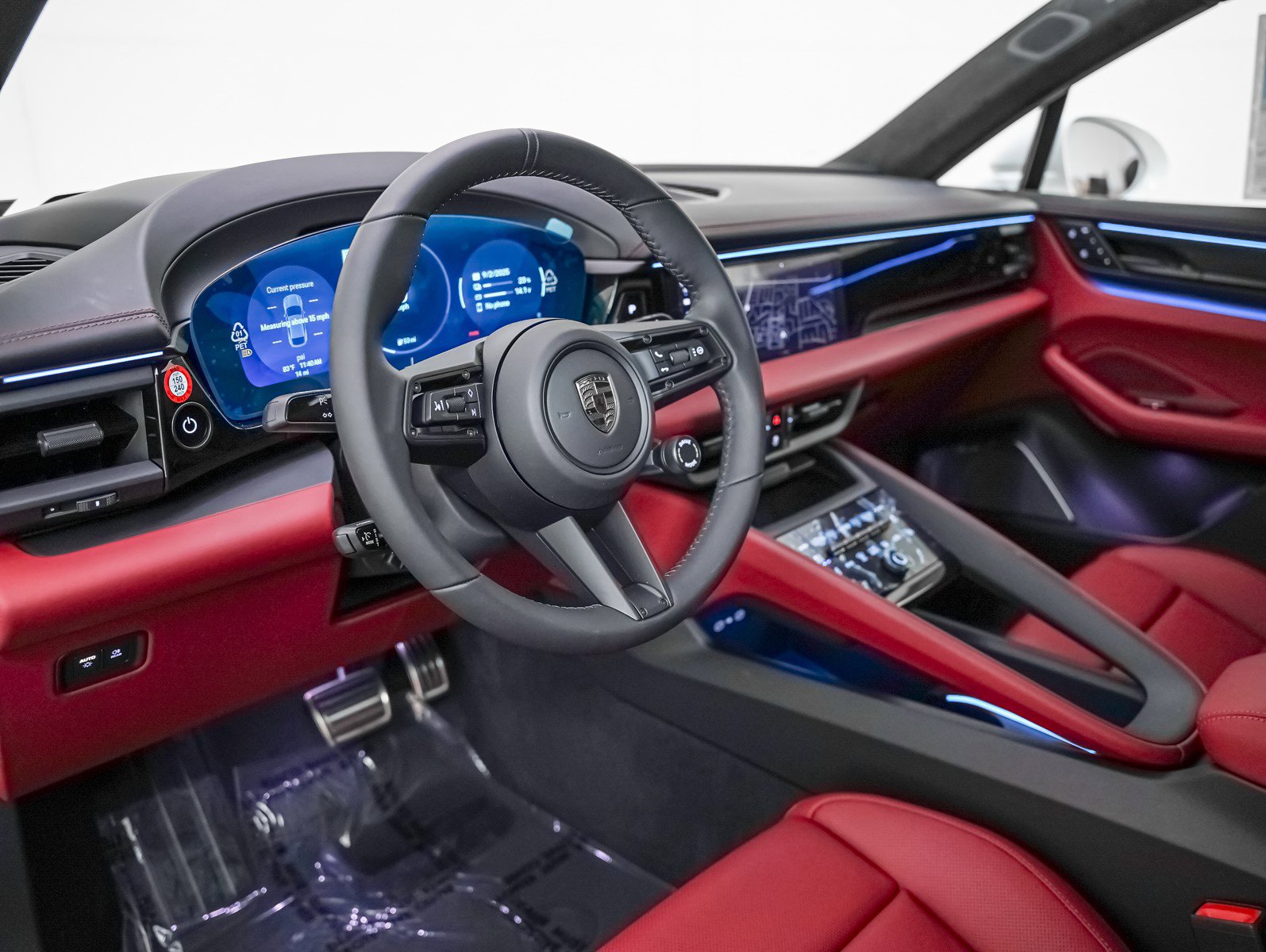 2025 Porsche Macan Electric Turbo photo 4