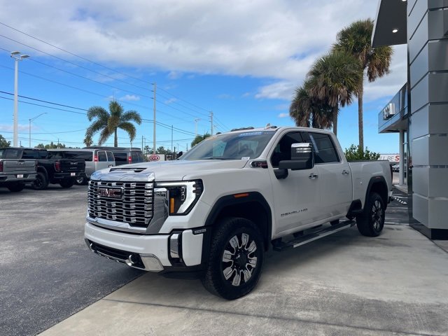 2024 Gmc Sierra 2500 HD Denali photo 2