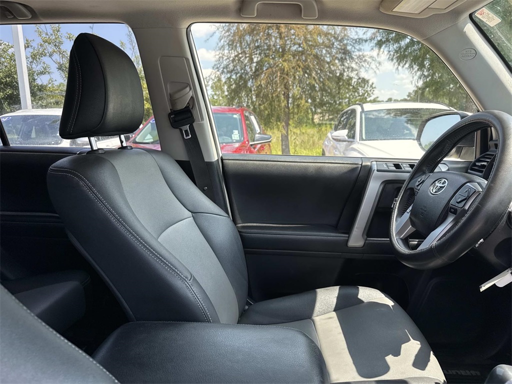 2019 Toyota 4Runner SR5 Premium photo 9