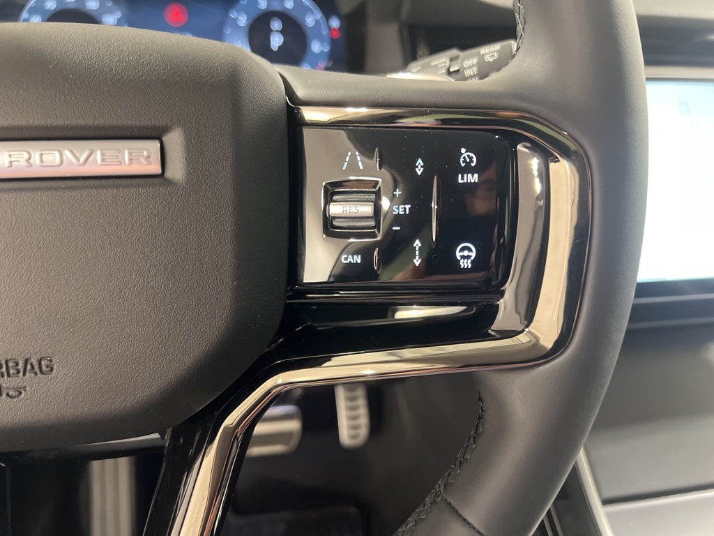 2025 Land Rover Range Rover Evoque Dynamic SE photo 11