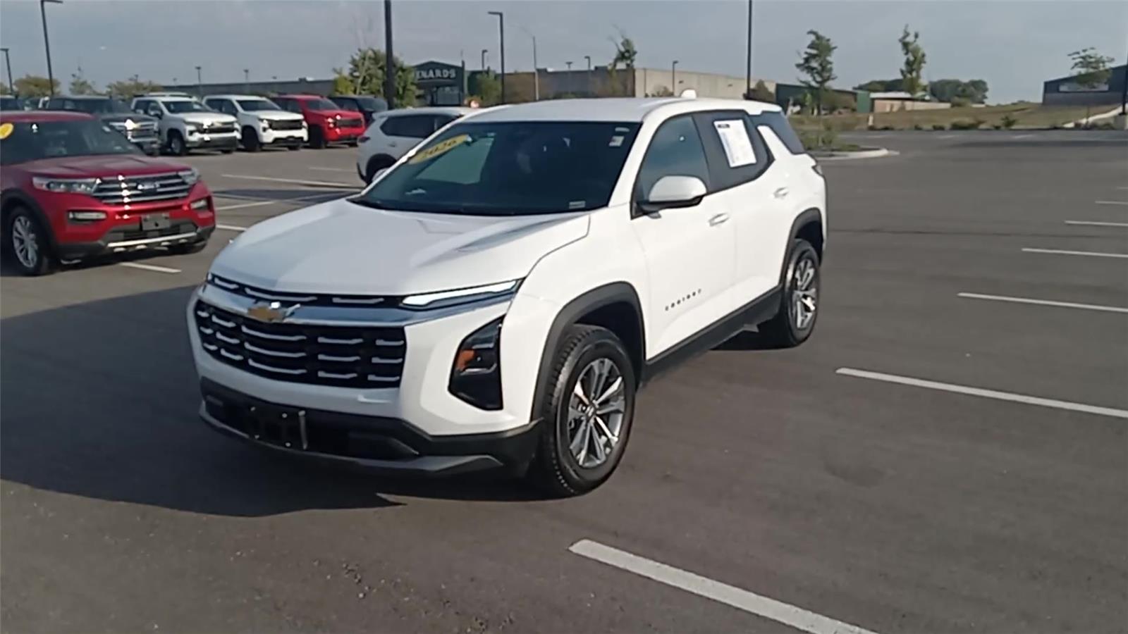 2026 Chevrolet Equinox LT photo 2