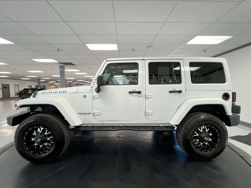 2014 Jeep Wrangler Unlimited Rubicon photo 3
