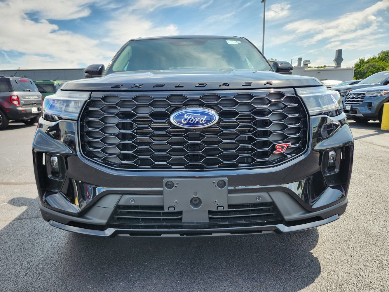 2025 Ford Explorer ST photo 30
