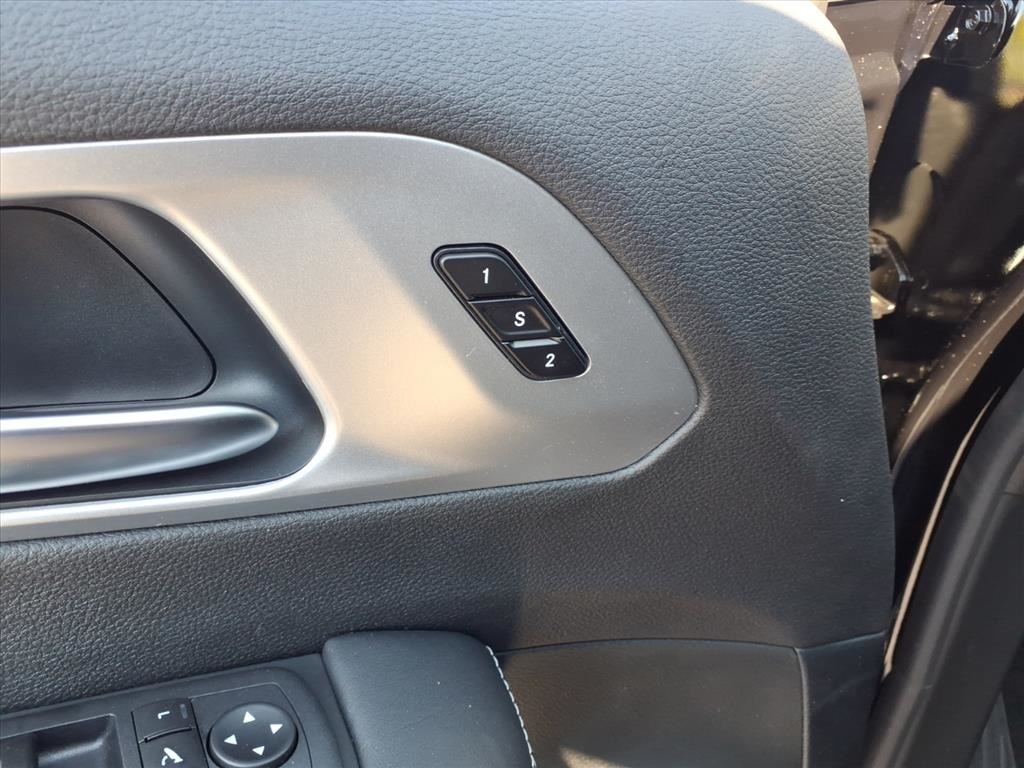 2026 Chrysler Pacifica Limited photo 7