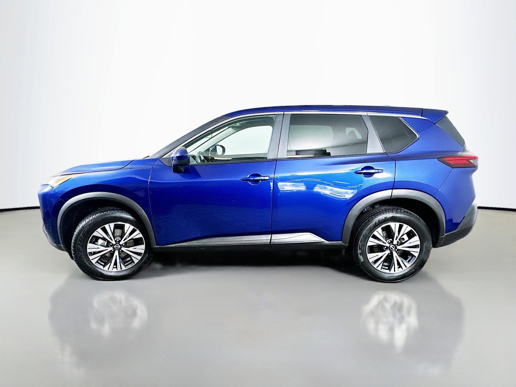 2023 Nissan Rogue SV photo 4
