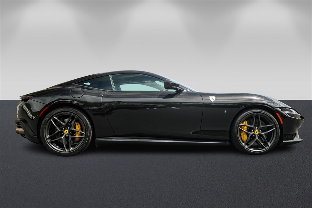 2023 Ferrari Roma Base photo 2