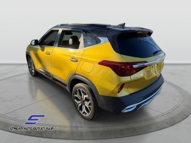 2022 Kia Seltos SX photo 2