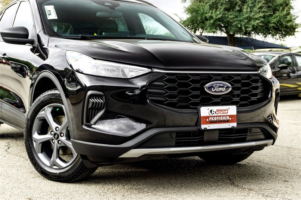 2025 Ford Escape ST-Line photo 3