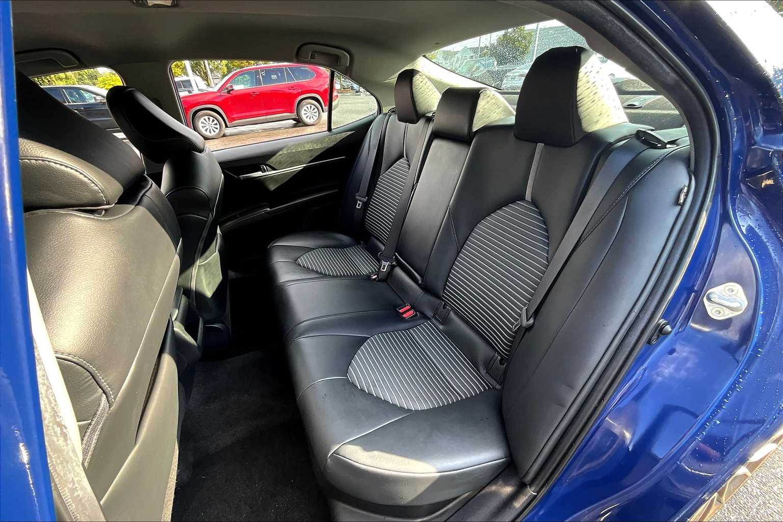 2023 Toyota Camry Hybrid SE photo 17