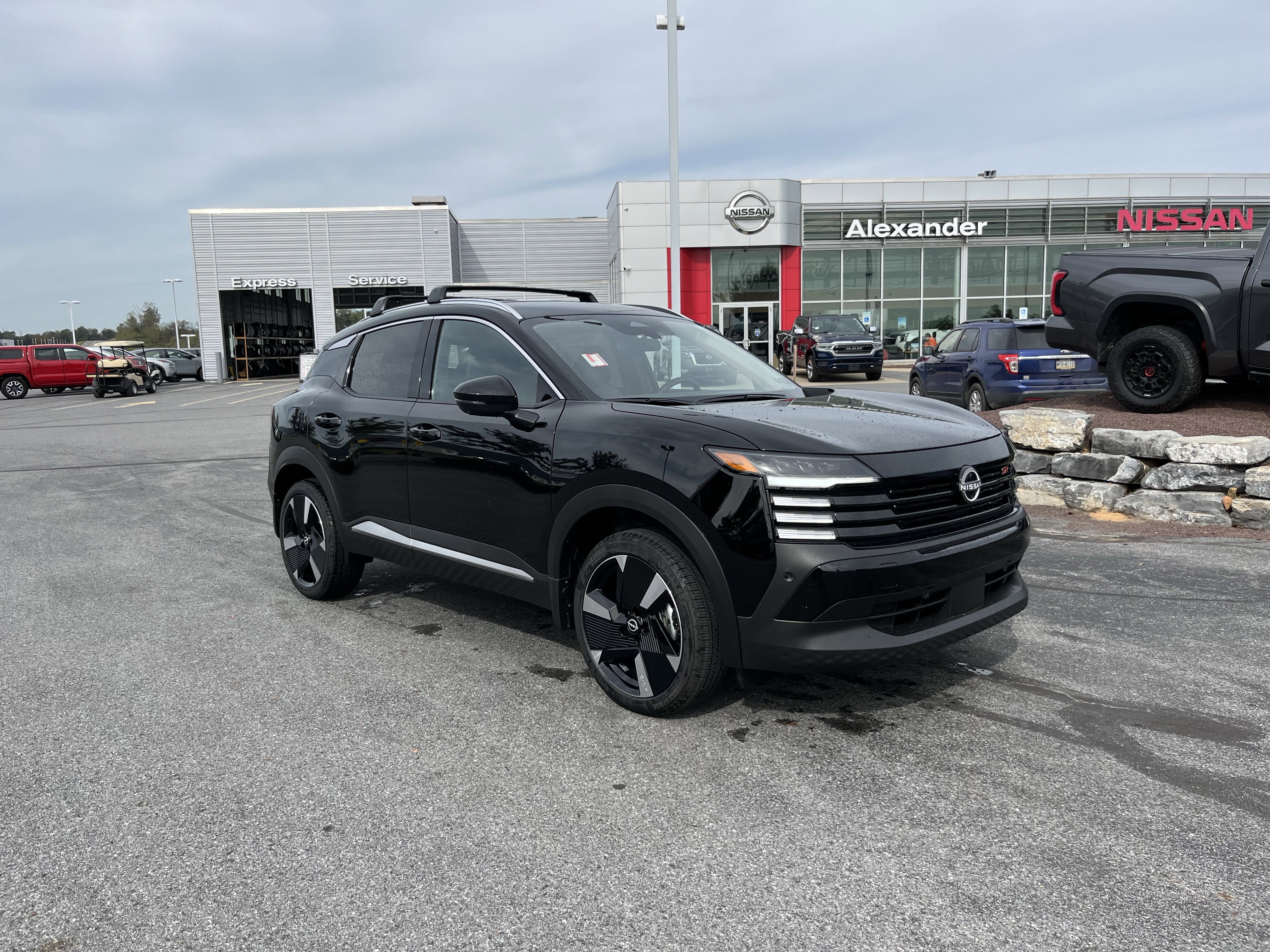 2026 Nissan KICKS SR AWD's photo