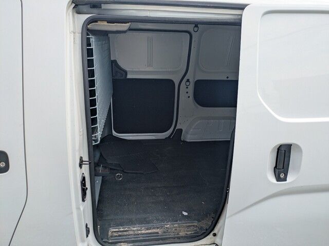 2020 Nissan NV200 SV photo 12