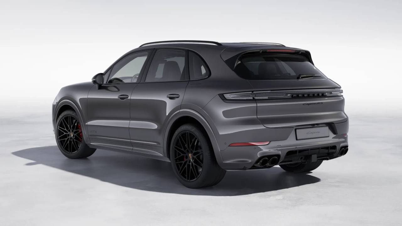 2026 Porsche Cayenne GTS photo 3