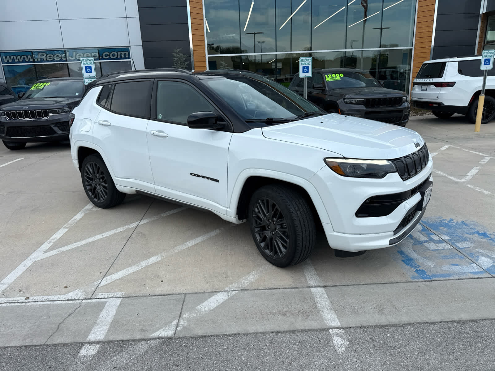 2022 Jeep Compass Limited photo 2