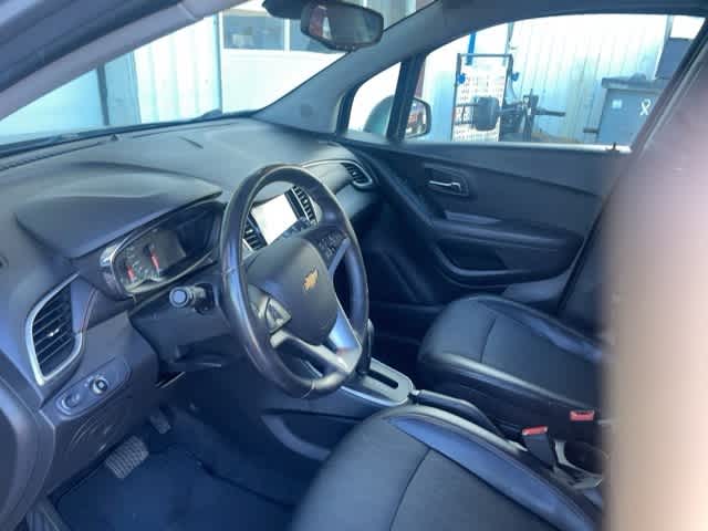 2019 Chevrolet Trax LT photo 2