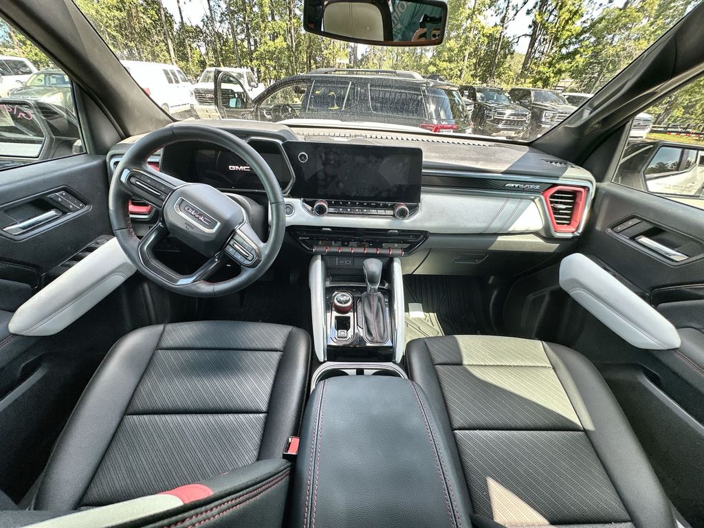 2025 Gmc Canyon AT4 photo 3