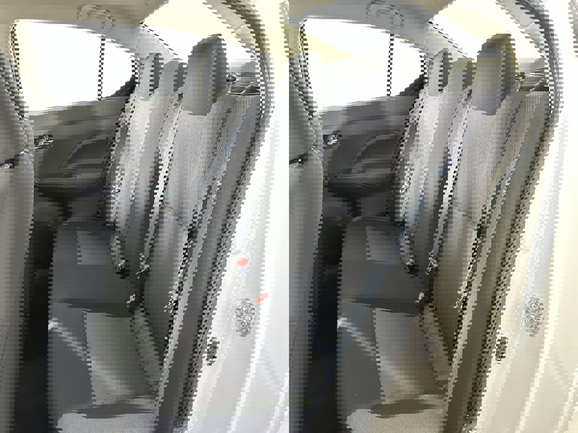 2025 Nissan Versa SV photo 23