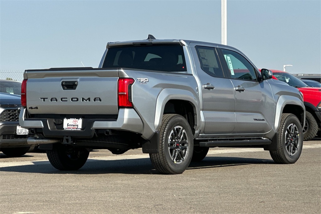 2025 Toyota Tacoma TRD Sport 4x4 Double Cab photo 4