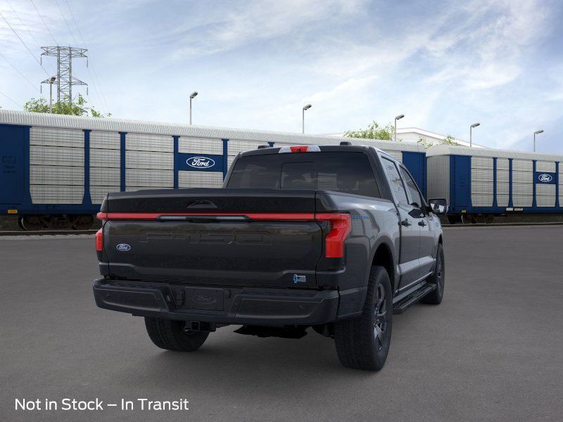 2025 Ford F-150 Lightning Lariat photo 9