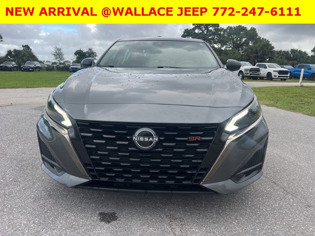 2023 Nissan Altima 2.5 SR photo 2