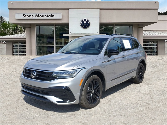2022 Volkswagen Tiguan SE R-LINE BLACK's photo