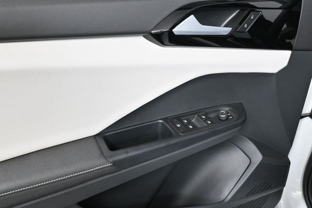 2025 Volkswagen Taos S photo 3