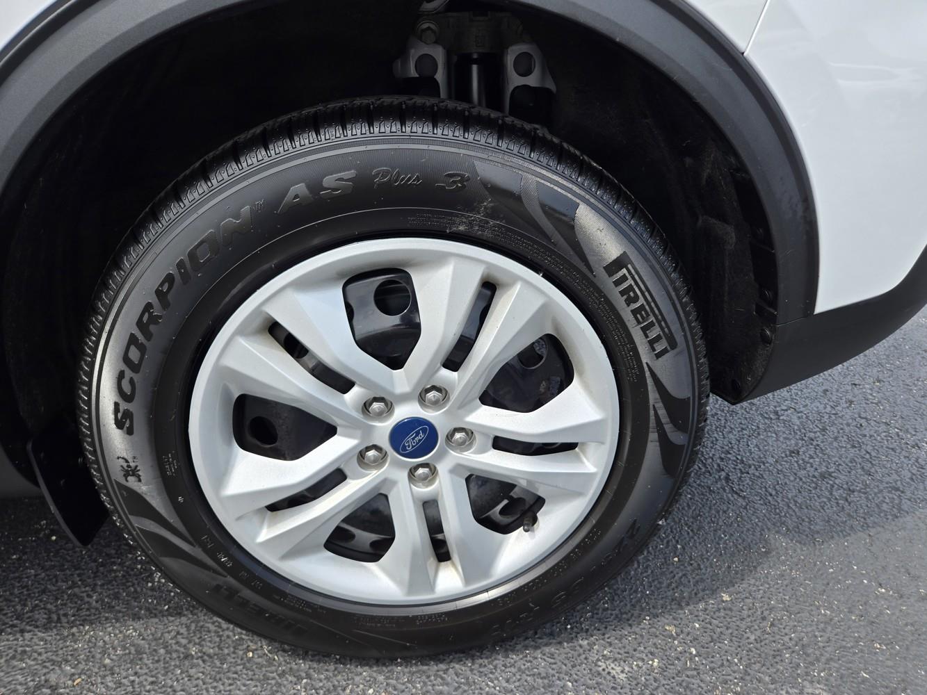 2022 Ford Escape S photo 37