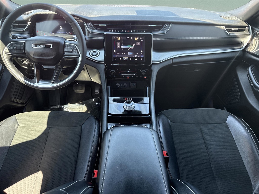 2023 Jeep Grand Cherokee Altitude photo 9