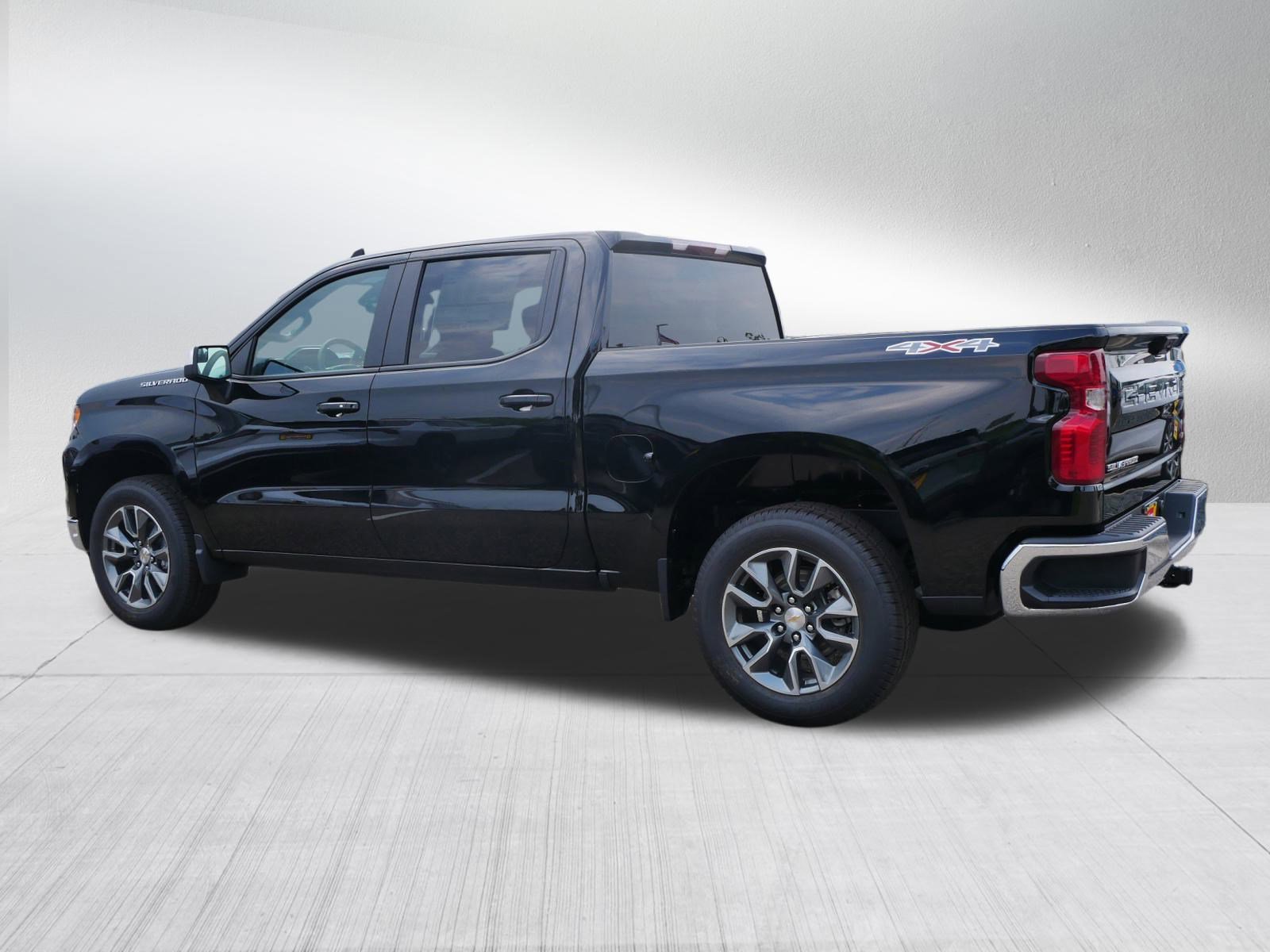 2026 Chevrolet Silverado 1500 LT photo 2
