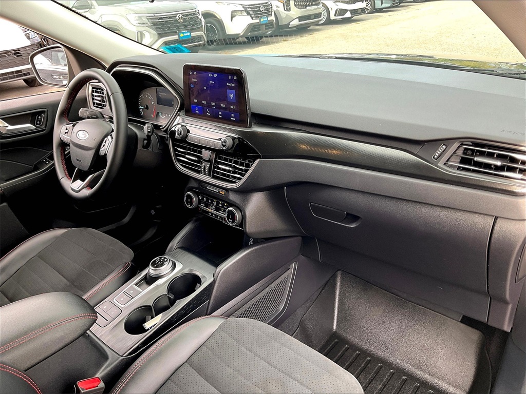 2022 Ford Escape SEL photo 11