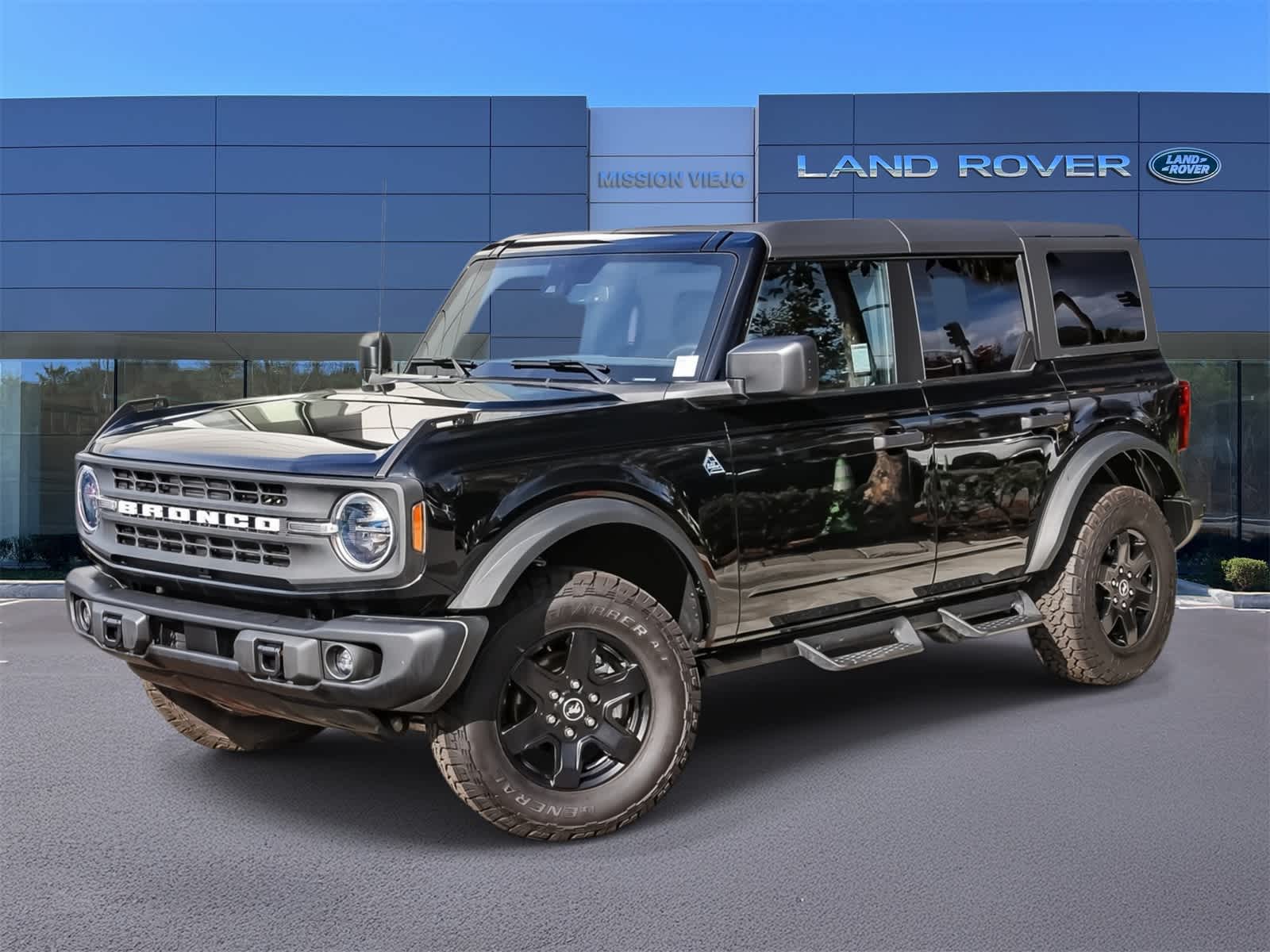 2024 Ford Bronco 4-Door Black Diamond's photo