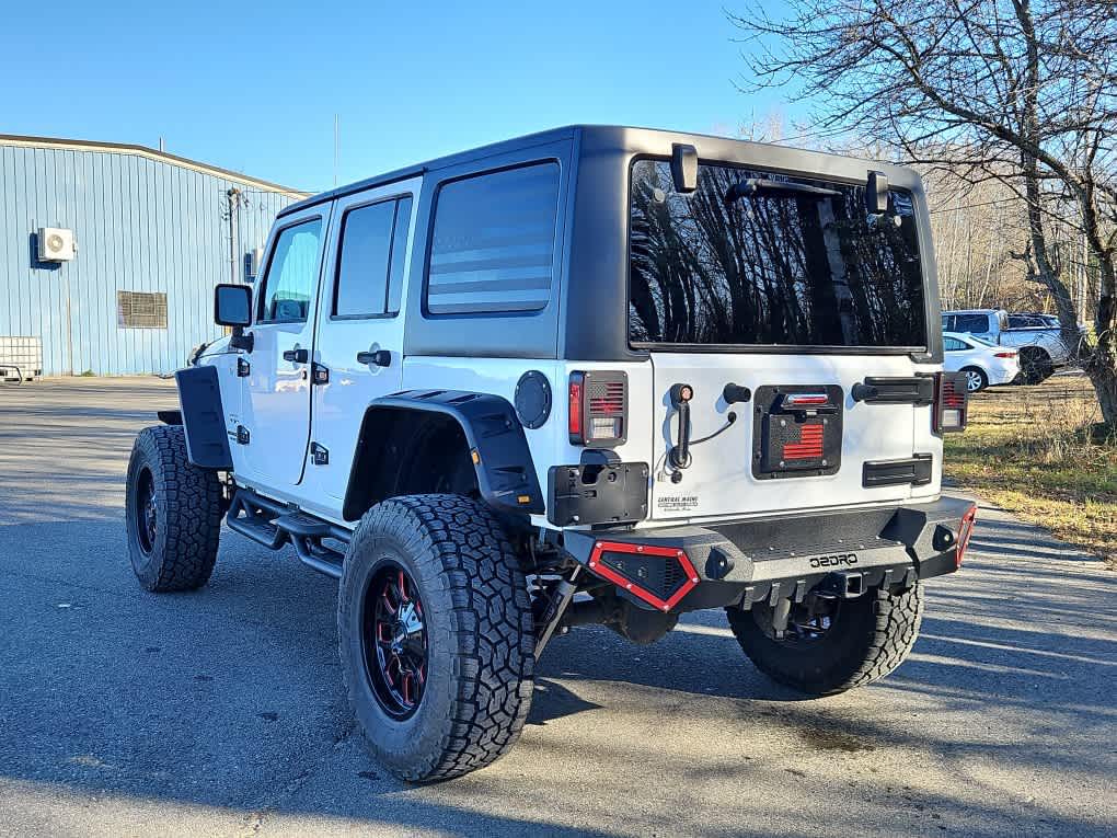 2016 Jeep Wrangler Unlimited Sahara photo 3