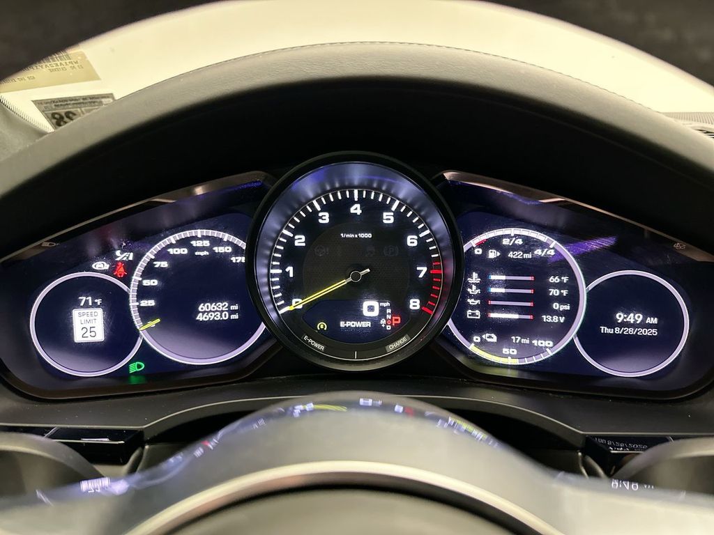 2023 Porsche Cayenne E-Hybrid Base photo 17