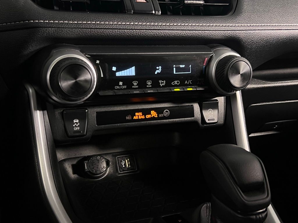 2024 Toyota RAV4 LE photo 11
