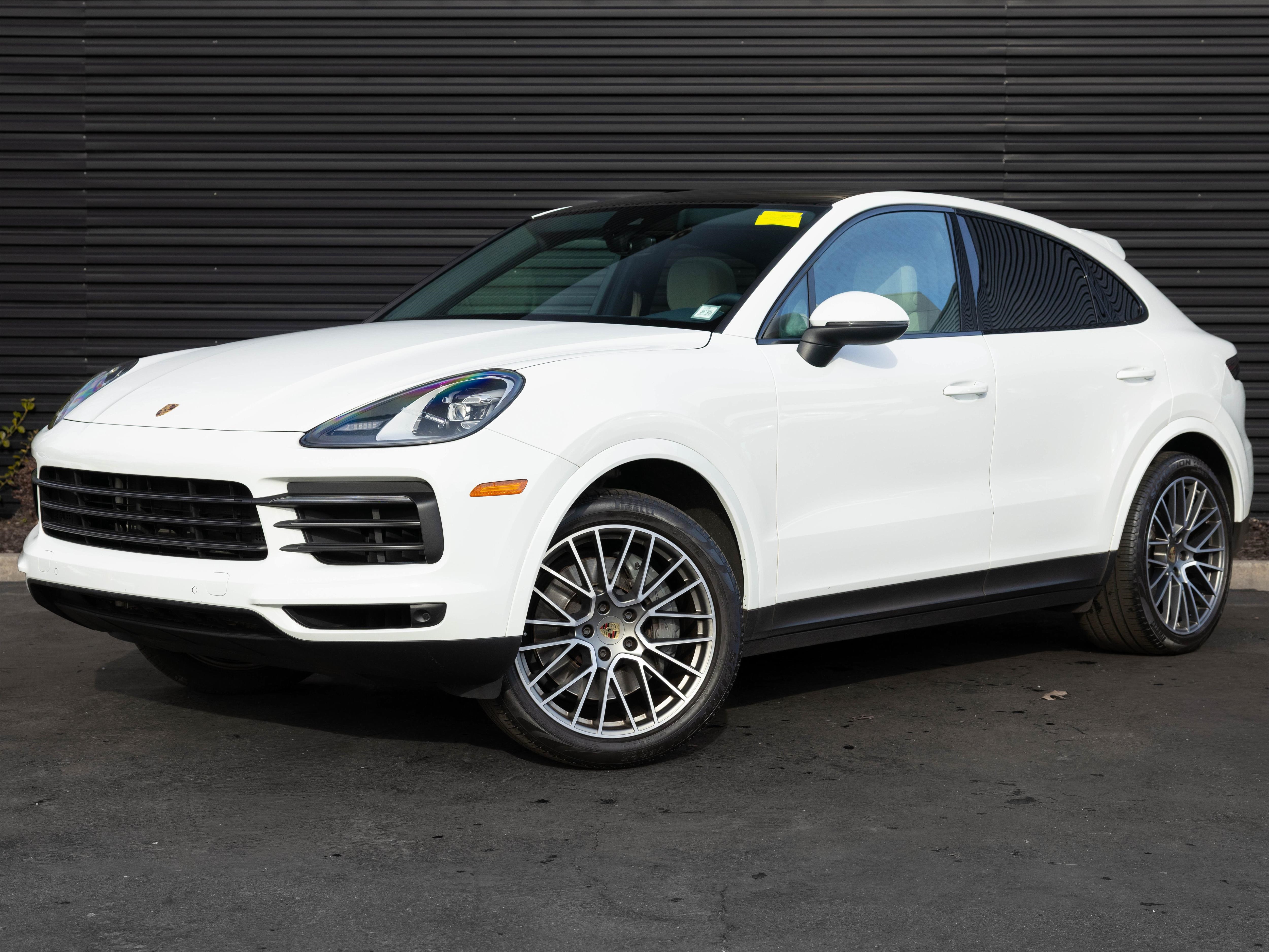 2023 Porsche Cayenne Coup S's photo
