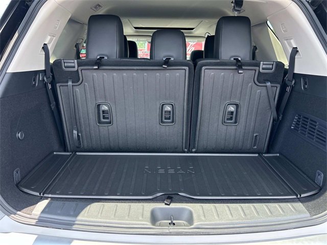 2024 Nissan Pathfinder Platinum photo 18
