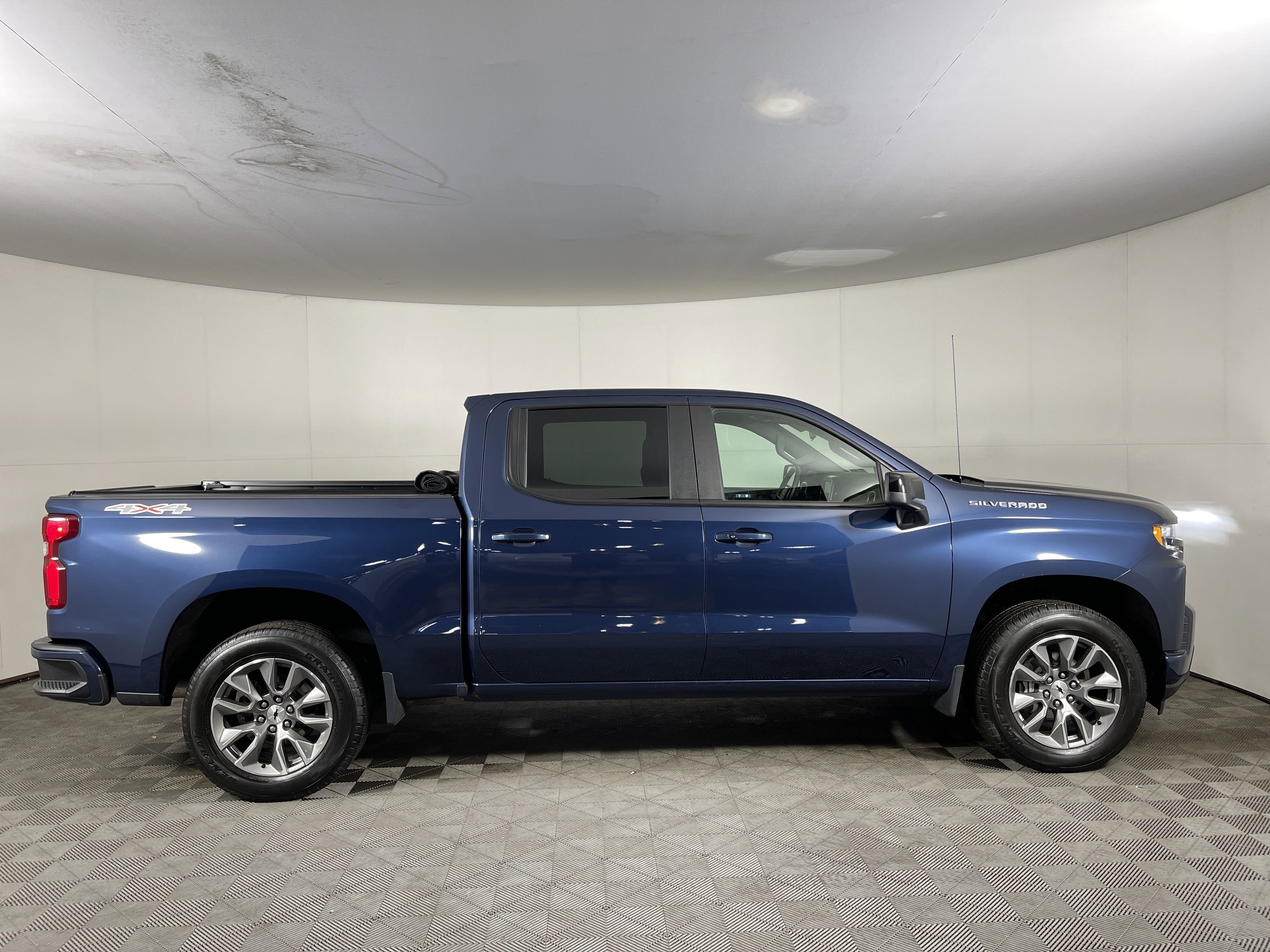 2022 Chevrolet Silverado 1500 RST photo 3