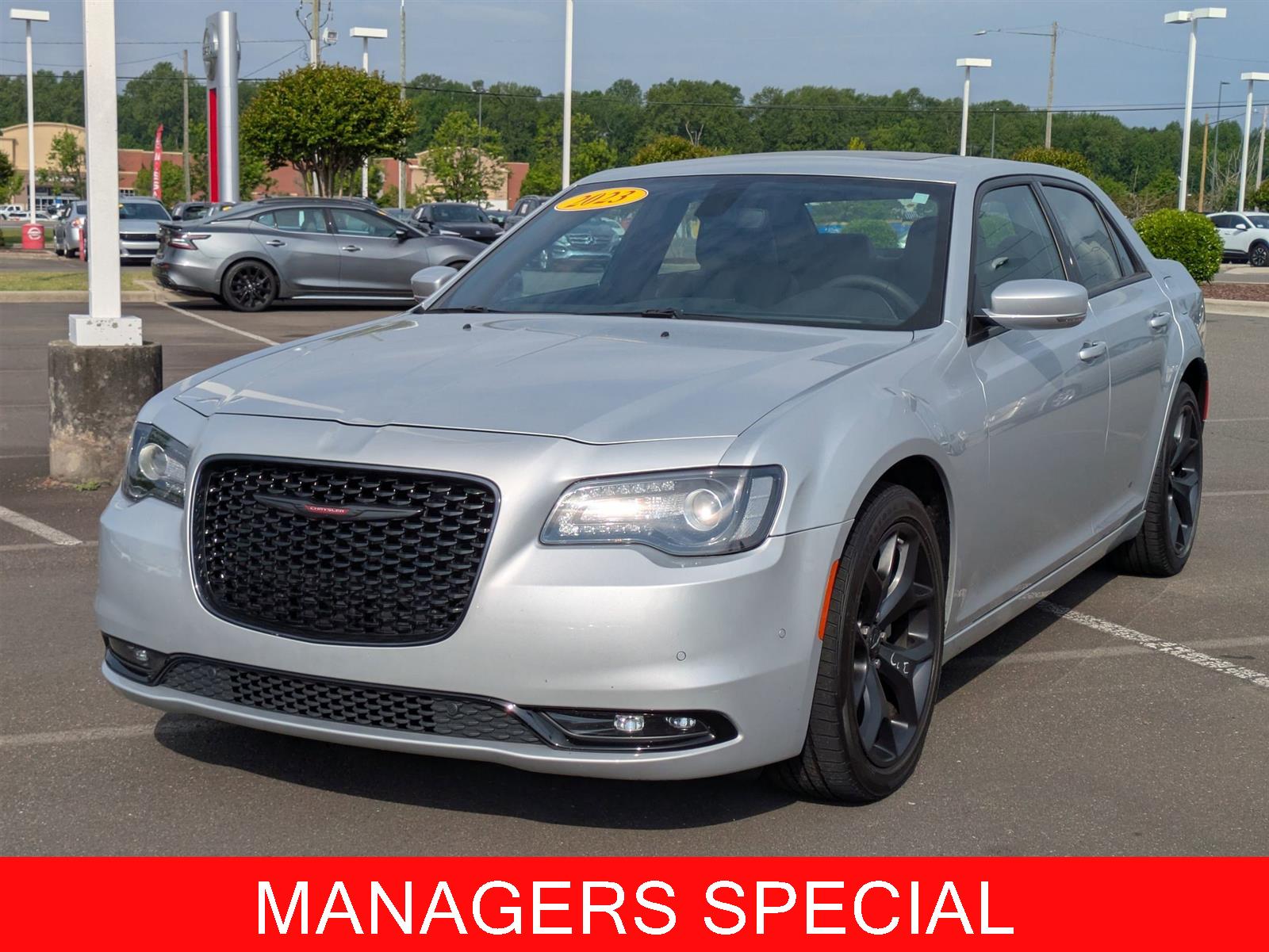2023 Chrysler 300 S's photo
