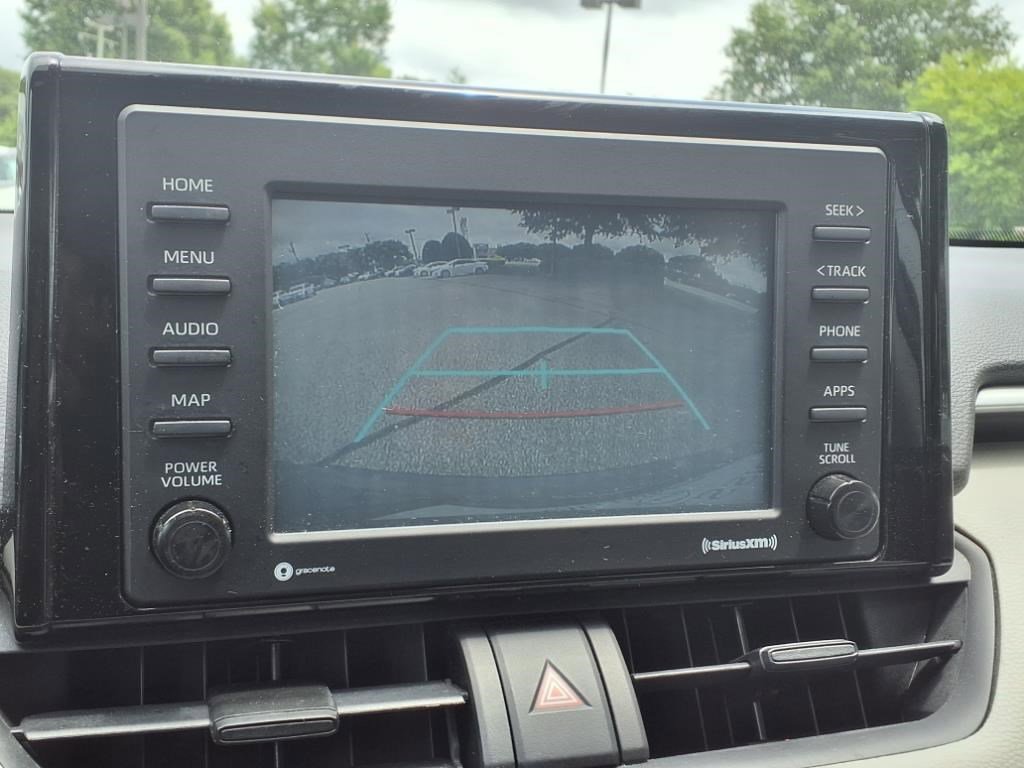 2020 Toyota RAV4 XLE photo 15