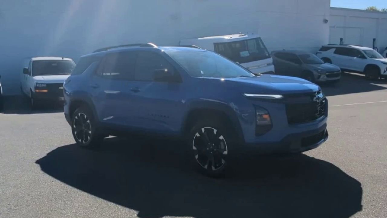 2026 Chevrolet Equinox RS photo 2