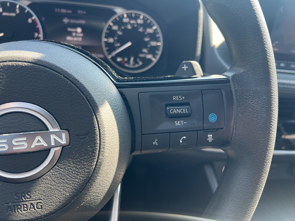 2022 Nissan Rogue SV photo 18