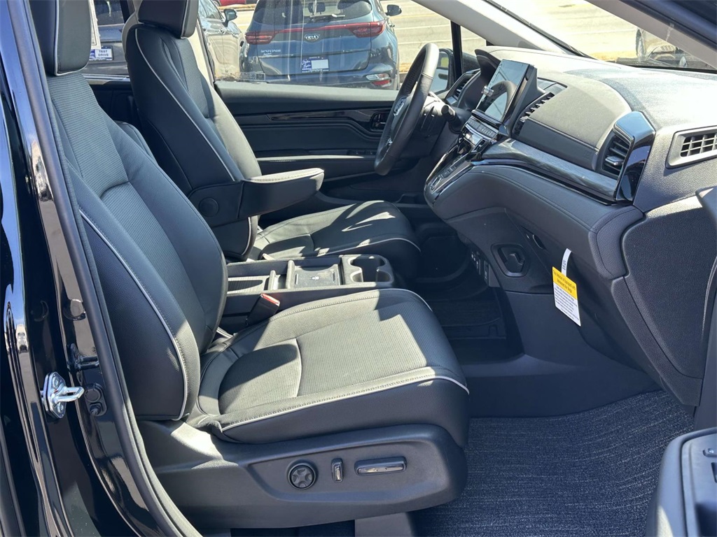 2025 Honda Odyssey Elite photo 6