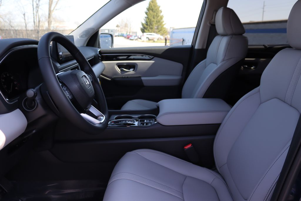 2025 Honda Pilot Touring photo 28