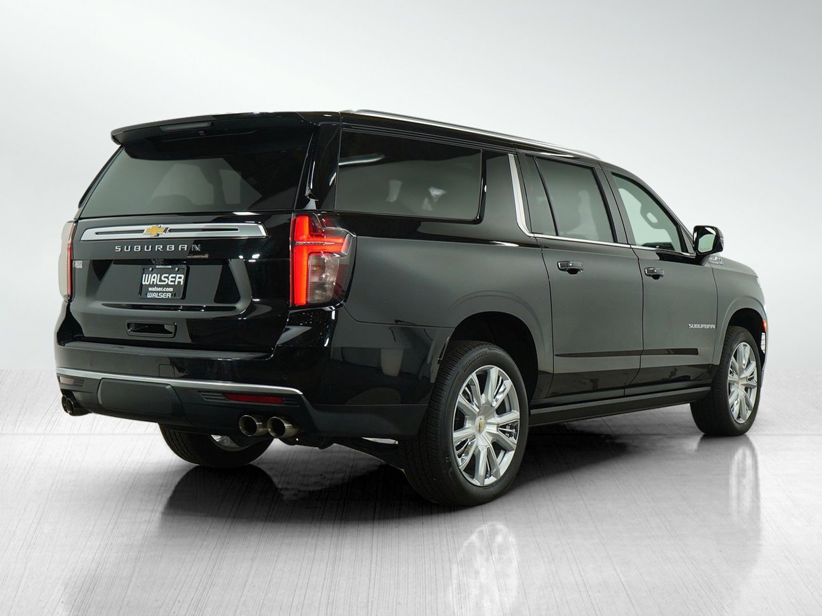 2024 Chevrolet Suburban High Country photo 4