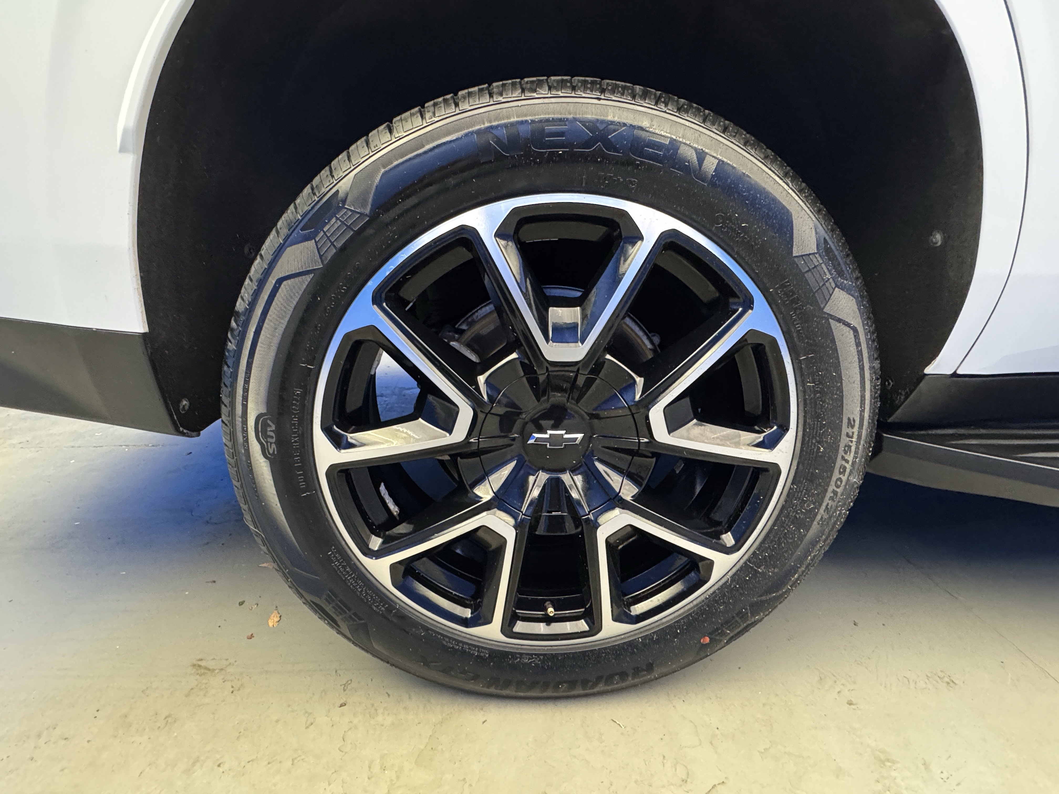 2022 Chevrolet Tahoe RST photo 2