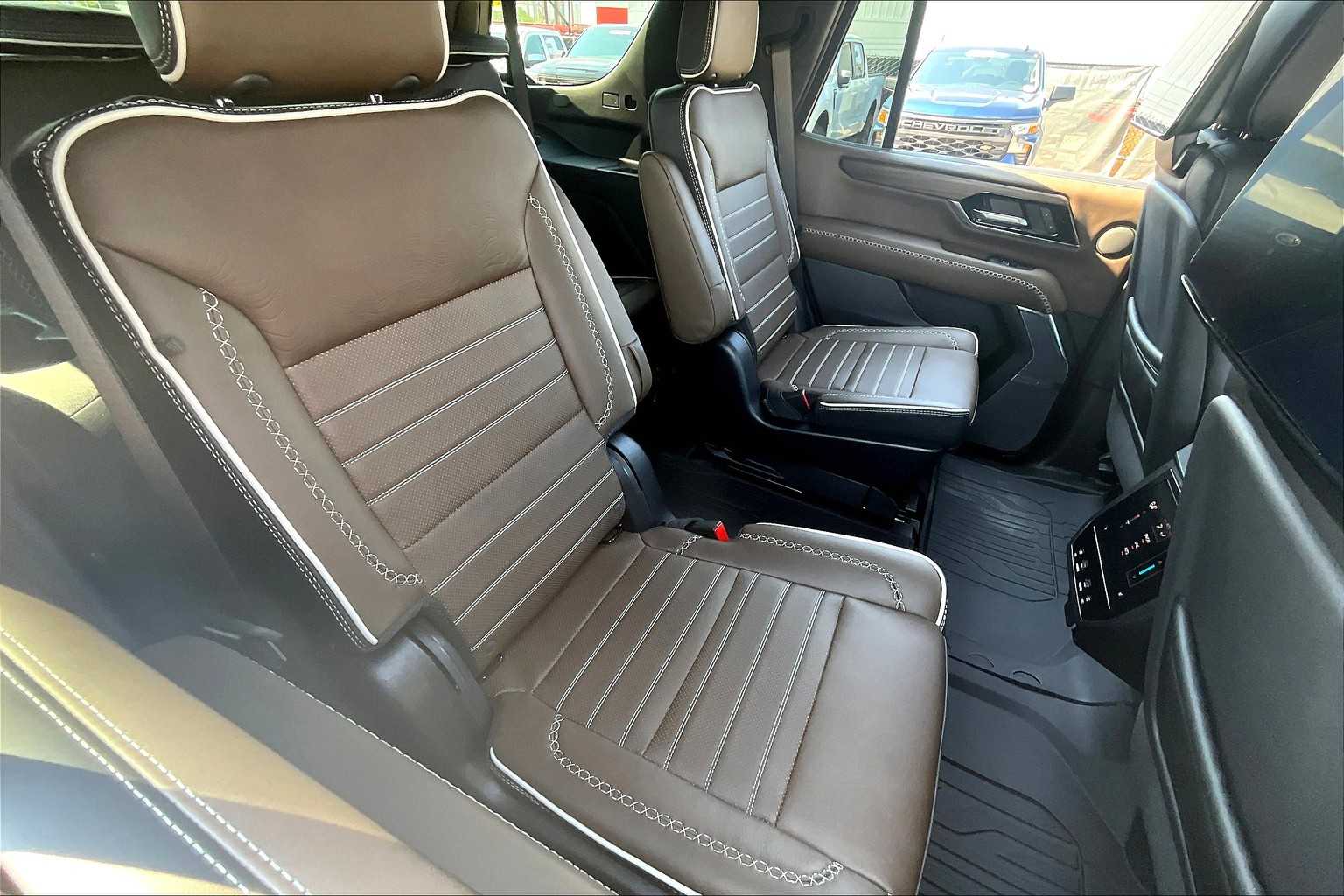 2025 Gmc Yukon Denali Ultimate photo 19