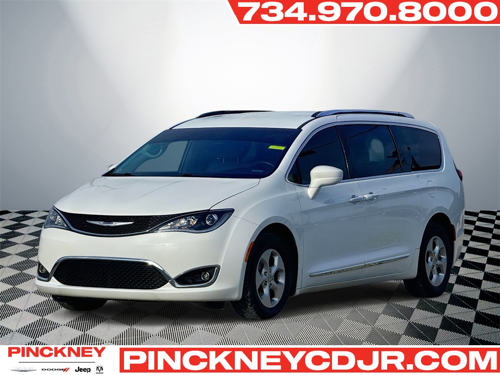 2017 Chrysler Pacifica Touring-L Plus