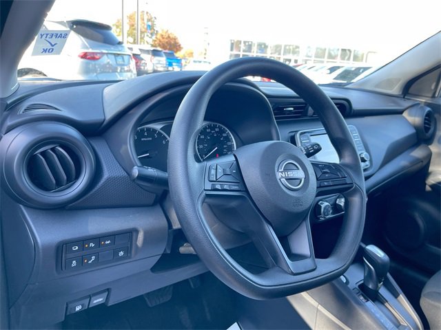 2024 Nissan Kicks S photo 2