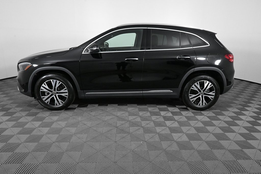 2025 Mercedes Benz GLA 250 photo 3
